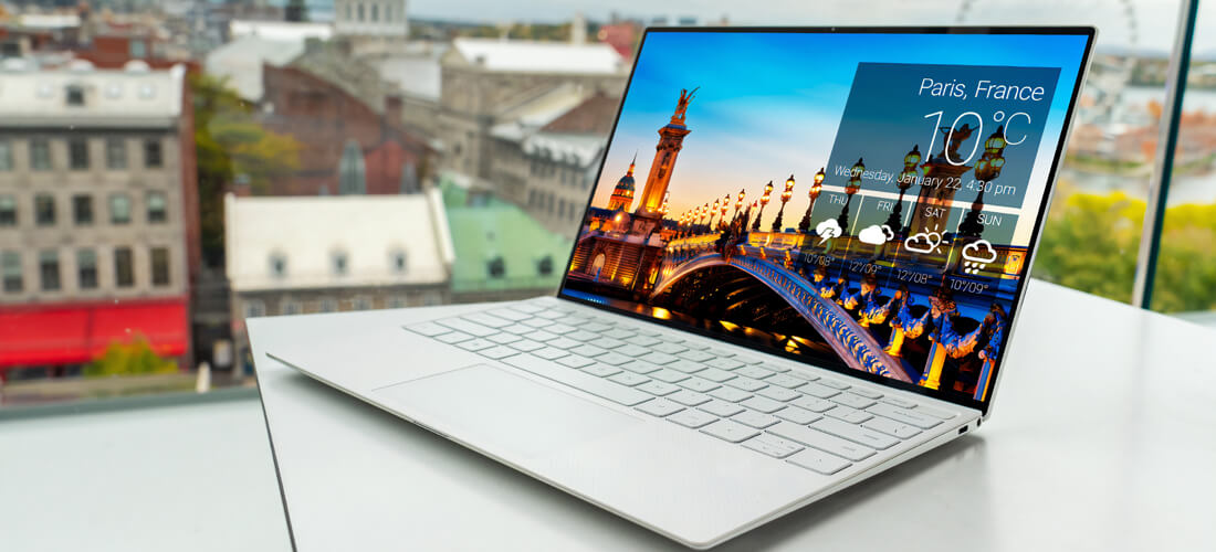 laptop showing weather in Paris